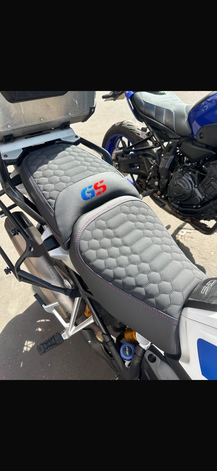 Exemple de housse de selle personnalisée BMW GS